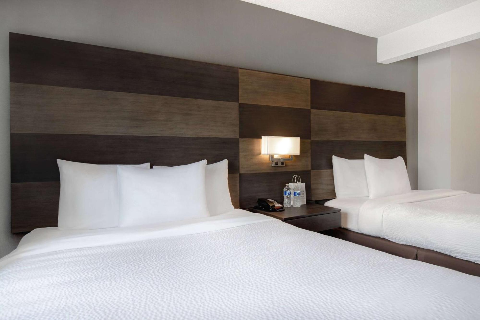 Days By Wyndham South Hotel
